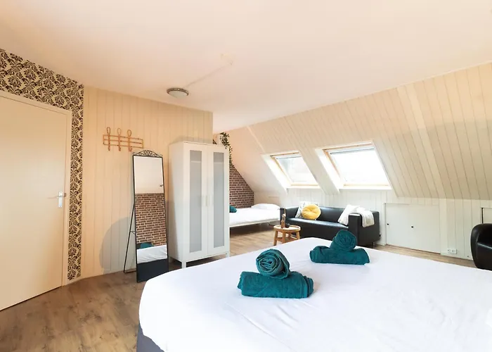 Апартаменты Aan Zee Met 2 Parkeerplekken!